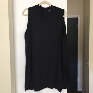 Halogen Cold Shoulder Tunic Top